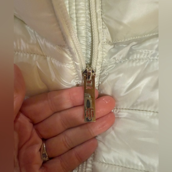 Tommy Hilfiger Ladies Medium Lightweight Ivory Pearl Puffer Vest - Picture 3 of 11
